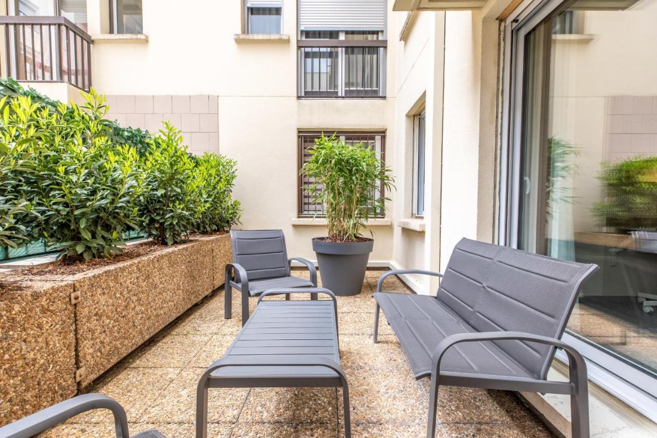 Appartement At In Clermont, Place De Jaude