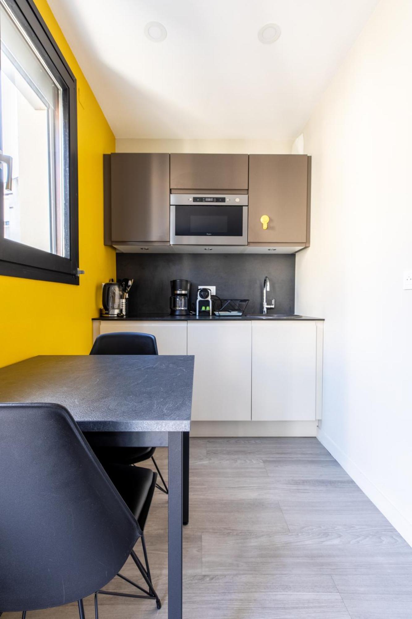 Apartment At In Clermont, Place De Jaude *