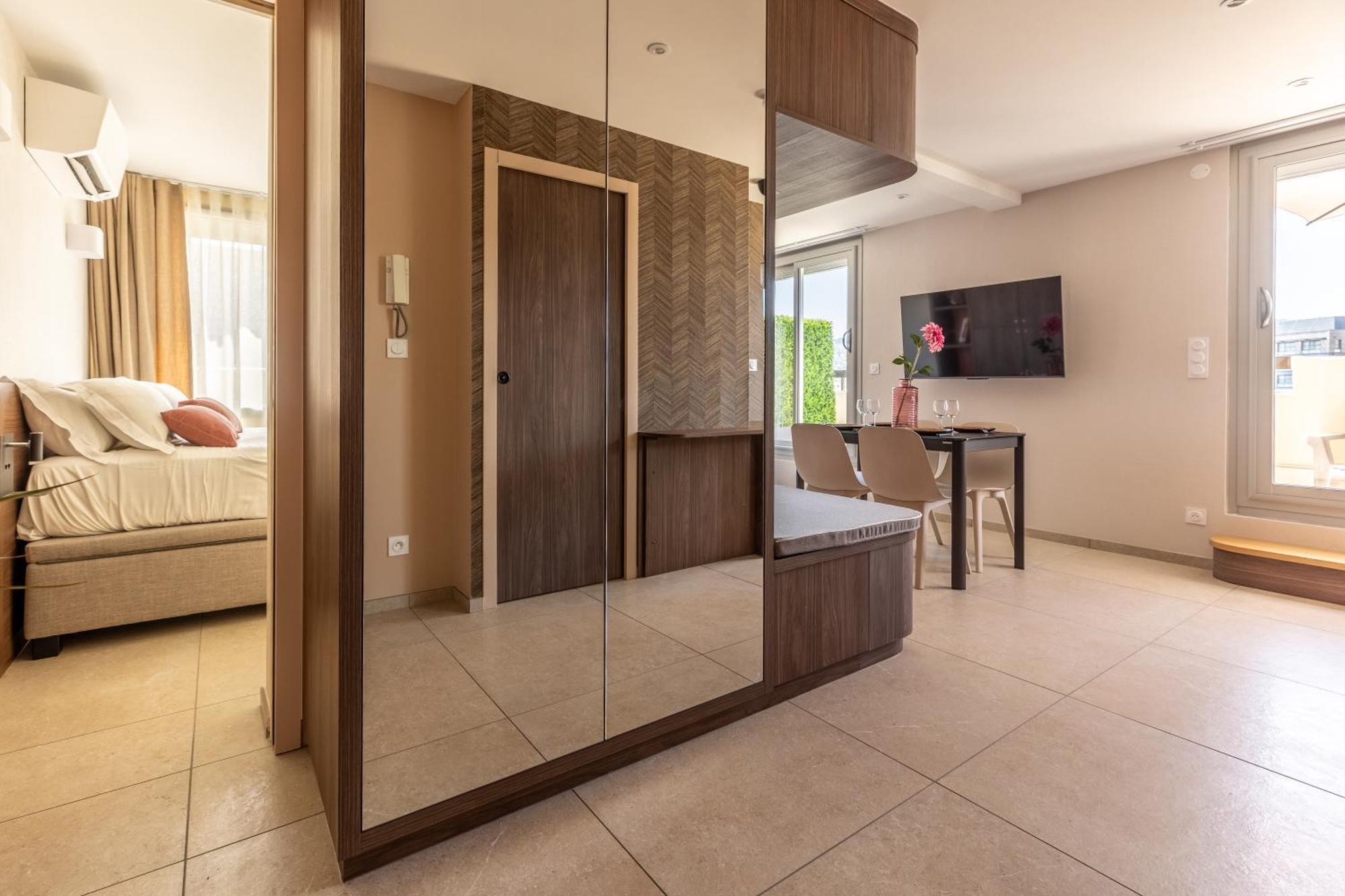 At In Clermont, Place De Jaude Apartment *