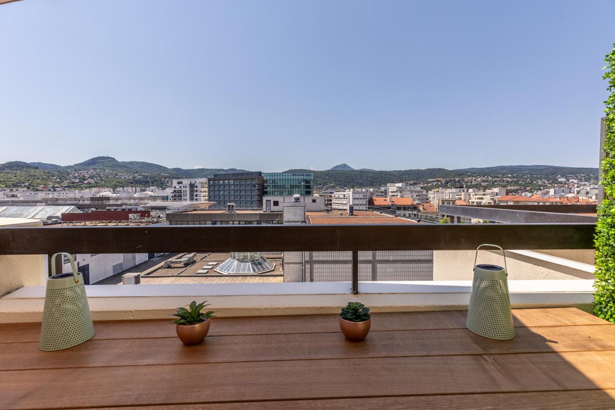 At In Clermont, Place De Jaude Apartment