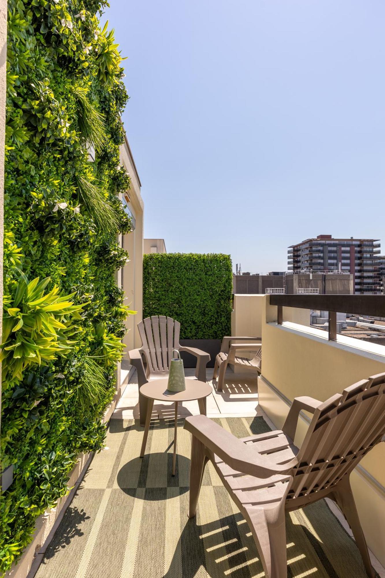 Apartment At In Clermont, Place De Jaude *