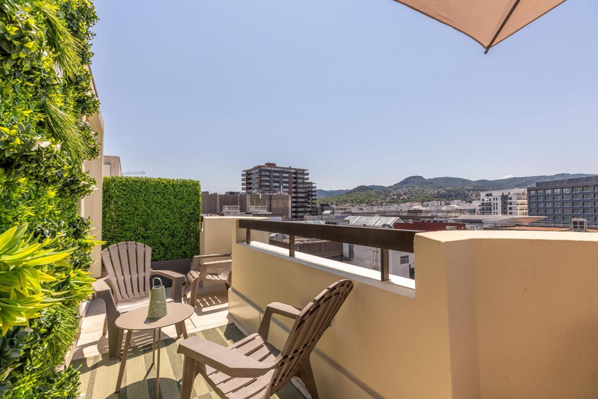 Apartment At In Clermont, Place De Jaude